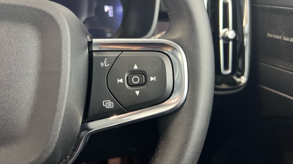 Used Volvo XC40 2023 for sale - 78027878: Photo 22