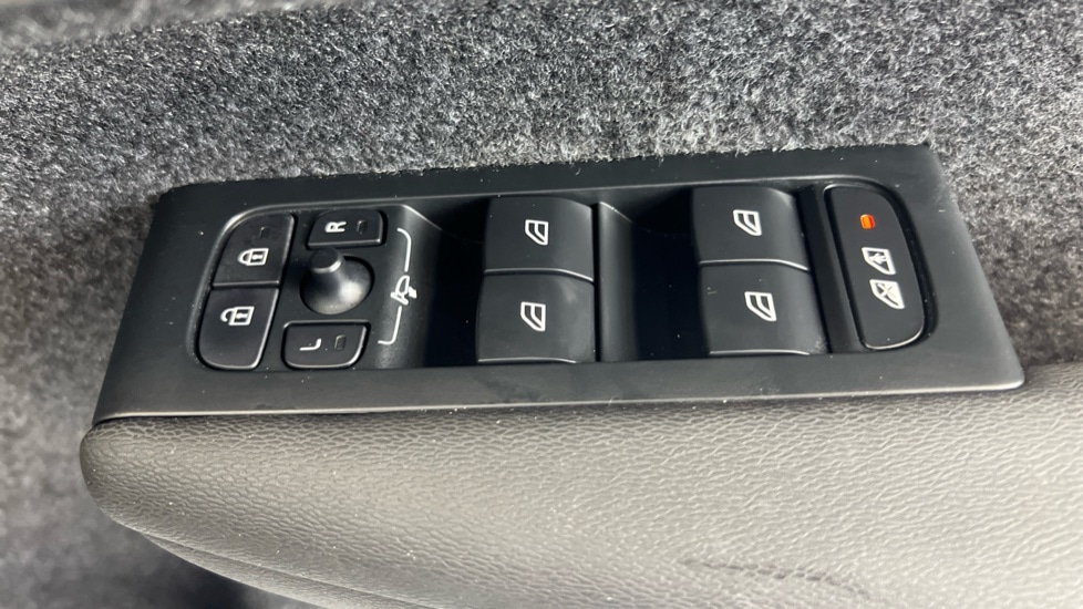 Used Volvo XC40 2023 for sale - 78027878: Photo 24