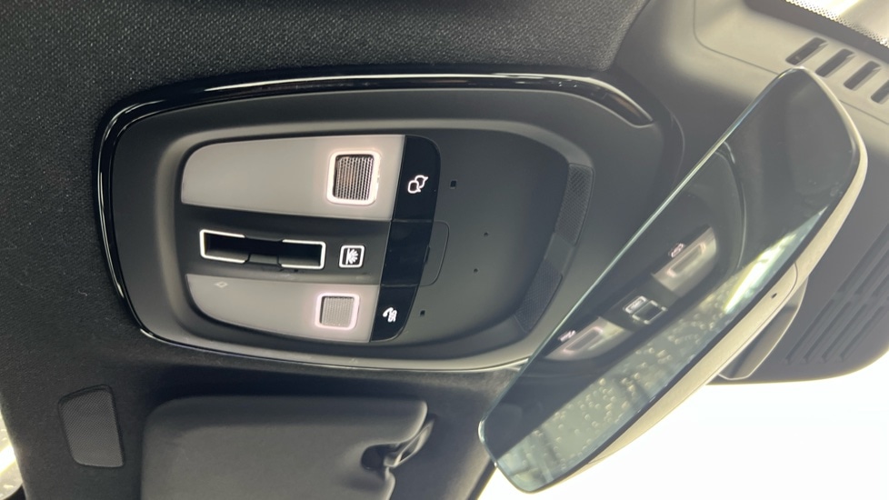 Used Volvo XC40 2023 for sale - 78027878: Photo 28