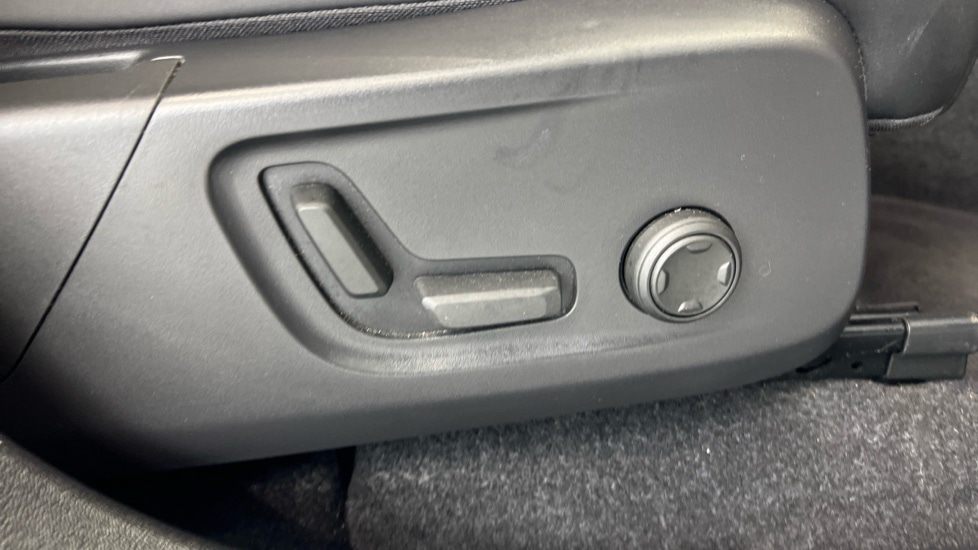 Used Volvo XC40 2023 for sale - 78027878: Photo 30