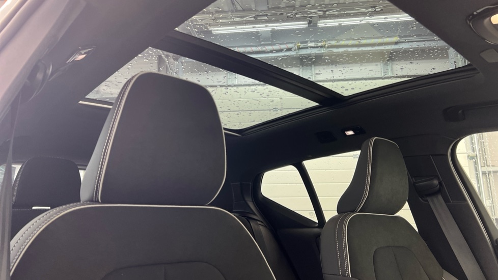 Used Volvo XC40 2023 for sale - 78027878: Photo 31