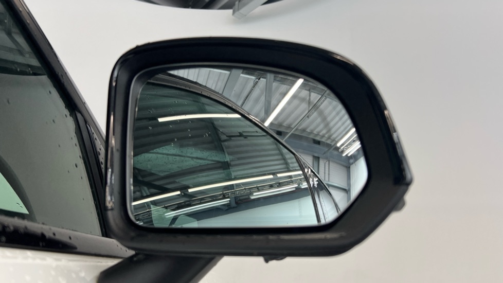 Used Volvo XC40 2023 for sale - 78027878: Photo 32