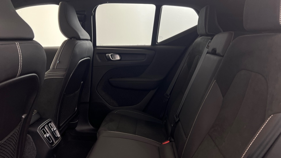 Used Volvo XC40 2023 for sale - 78027878: Photo 33