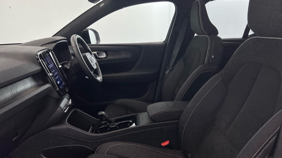 Used Volvo XC40 2023 for sale - 78027878: Photo 37