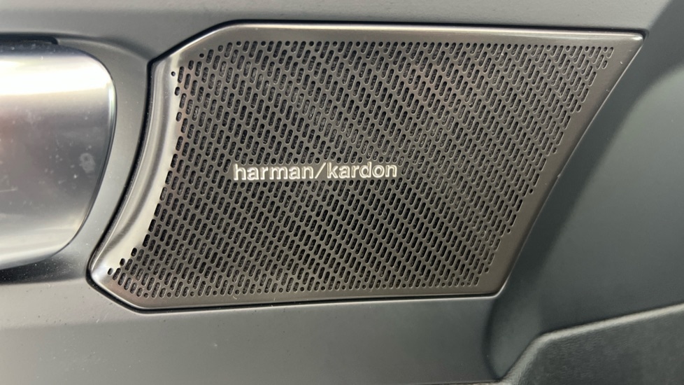 Used Volvo XC40 2023 for sale - 78027878: Photo 42