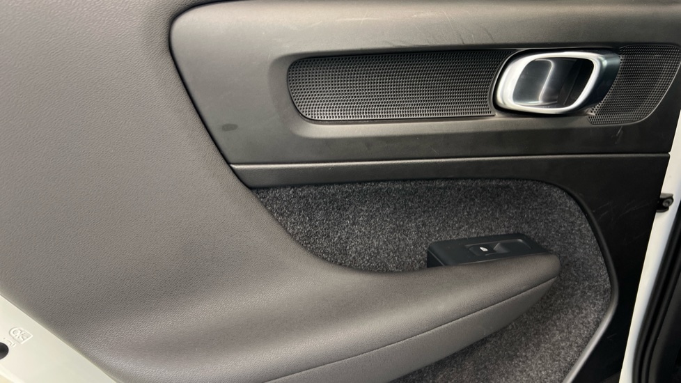 Used Volvo XC40 2023 for sale - 78027878: Photo 49