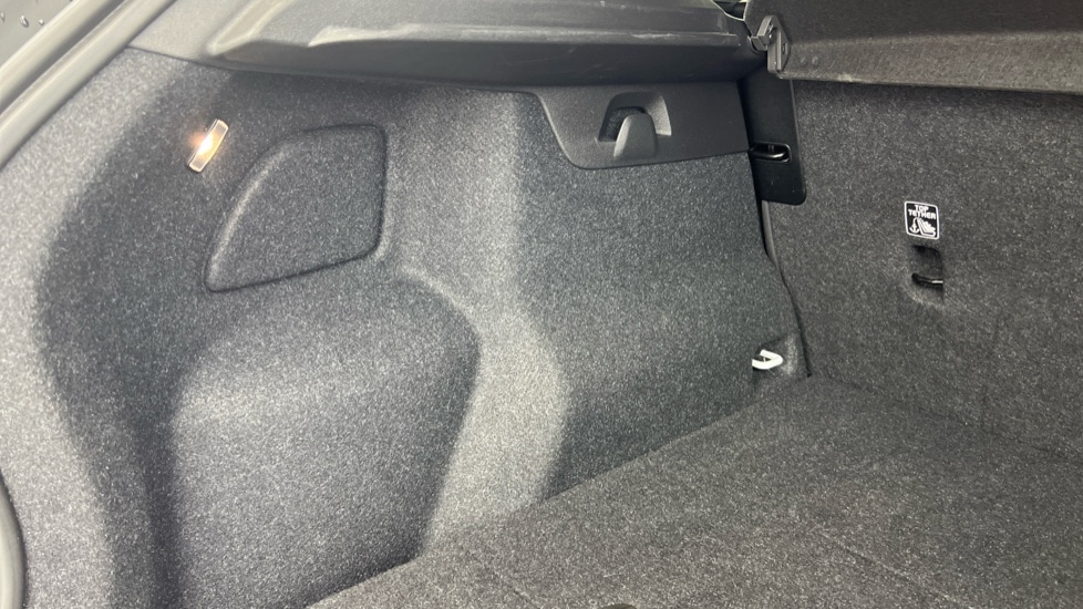 Used Volvo XC40 2023 for sale - 78027878: Photo 51