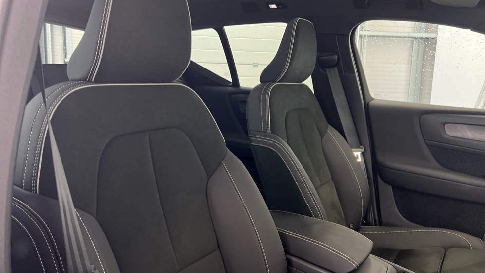 Used Volvo XC40 2023 for sale - 78027878: Photo 59