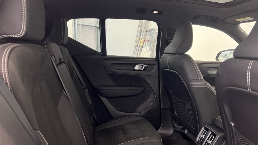 Used Volvo XC40 2023 for sale - 78027878: Photo 6
