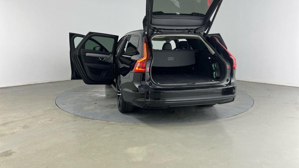 Used Volvo V90 2022 for sale - 77927328: Photo 33