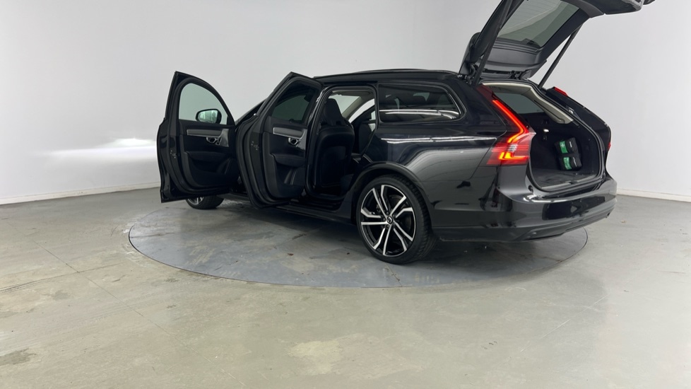 Used Volvo V90 2022 for sale - 77927328: Photo 35