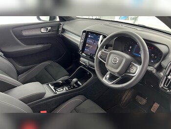 Used Volvo XC40 2022 for sale - 77726080: Photo