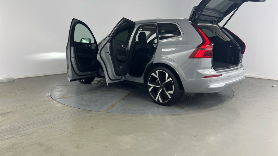 Used Volvo XC60 2025 for sale - 77261611: Photo 35