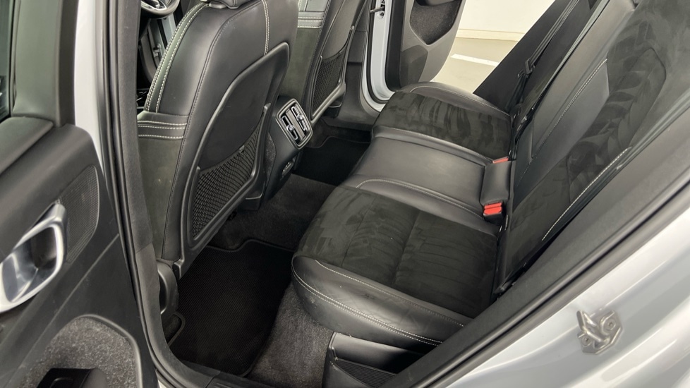 Used Volvo XC40 2021 for sale - 76937475: Photo 44