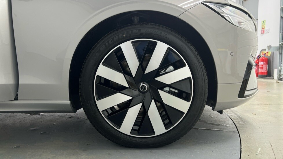 Used Volvo V90 2025 for sale - 76493964: Photo 9