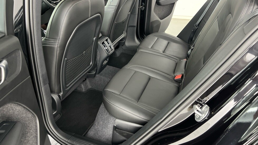 Used Volvo XC40 2024 for sale - 75715389: Photo 46