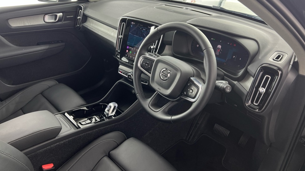 Used Volvo XC40 2025 for sale - 76146222: Photo 4