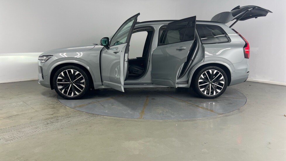 Used Volvo XC90 2025 for sale - 77360520: Photo 40