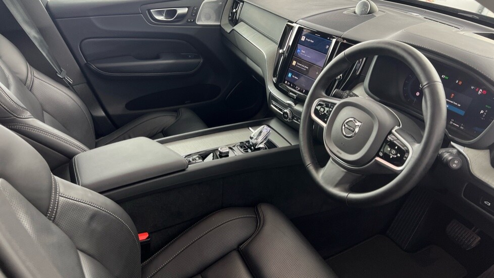 Used Volvo XC60 2025 for sale - 76773289: Photo 4