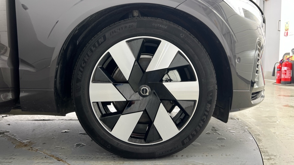 Used Volvo XC60 2025 for sale - 76773289: Photo 9