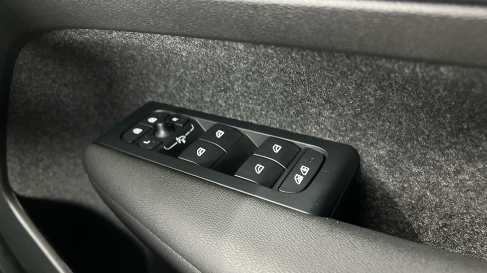 Used Volvo XC40 2026 for sale - 77316034: Photo 19