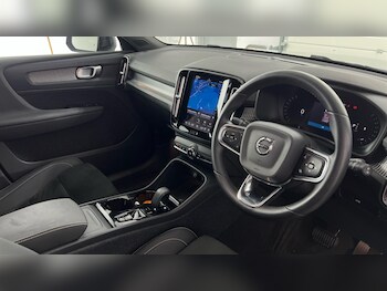 Used Volvo XC40 2023 for sale - 78320519: Photo