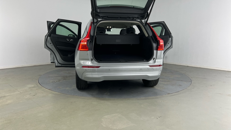 Used Volvo XC60 2023 for sale - 76851212: Photo 31