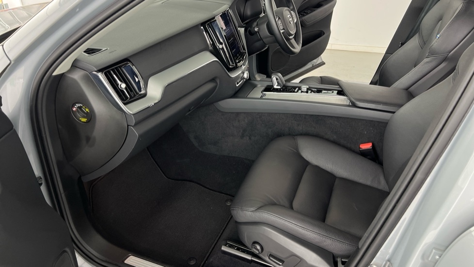 Used Volvo XC60 2023 for sale - 76851212: Photo 40