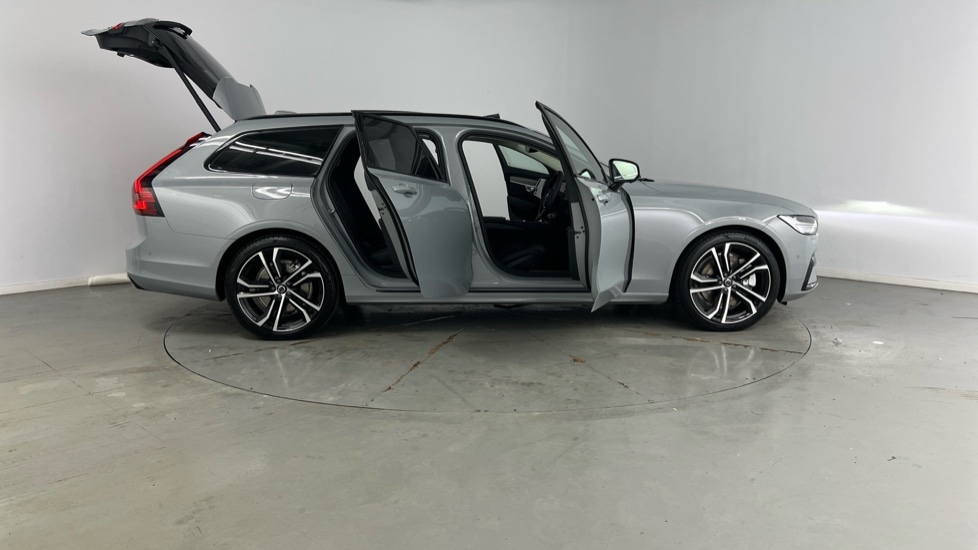Used Volvo V90 2025 for sale - 76652471: Photo 28