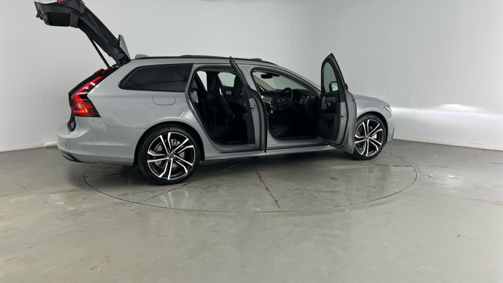Used Volvo V90 2025 for sale - 76652471: Photo 29