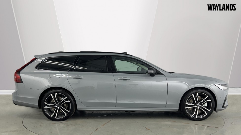 Used Volvo V90 2025 for sale - 76652471: Photo 3