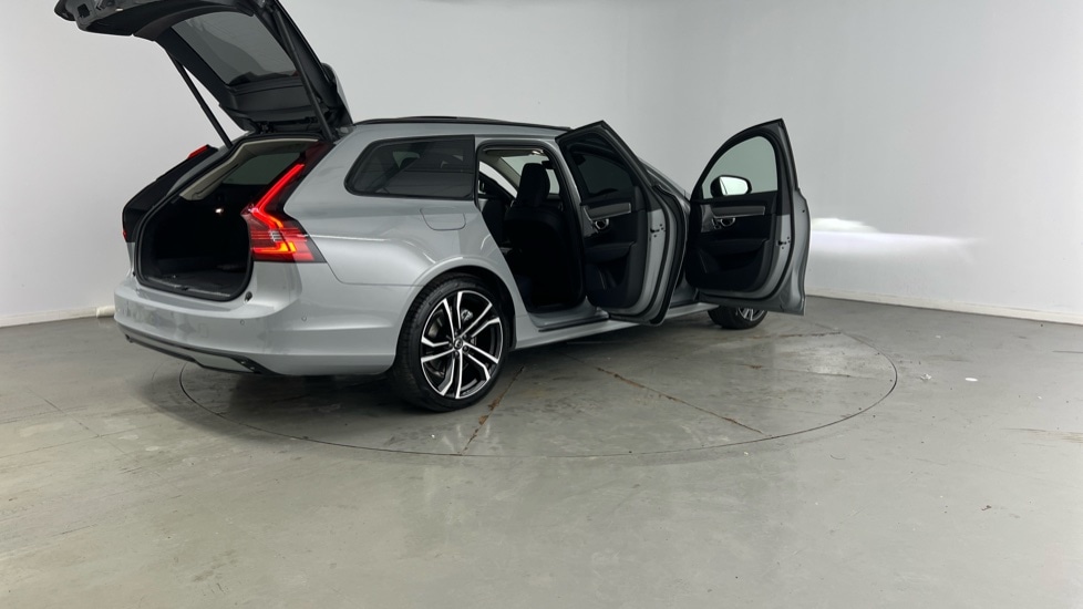 Used Volvo V90 2025 for sale - 76652471: Photo 30
