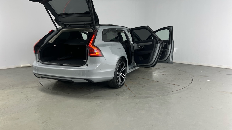 Used Volvo V90 2025 for sale - 76652471: Photo 31