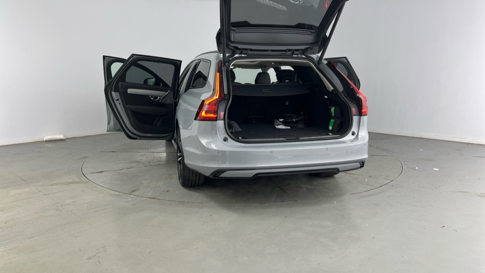 Used Volvo V90 2025 for sale - 76652471: Photo 33
