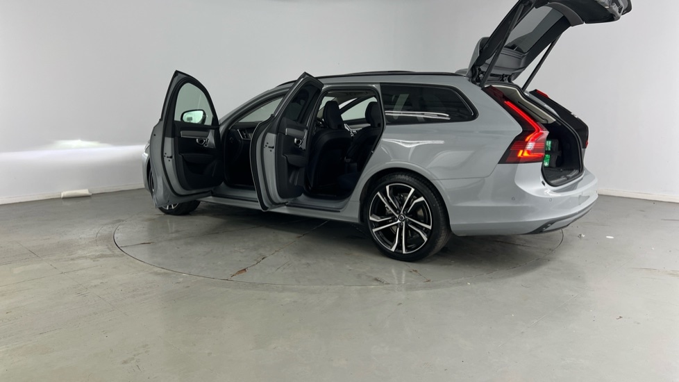 Used Volvo V90 2025 for sale - 76652471: Photo 35