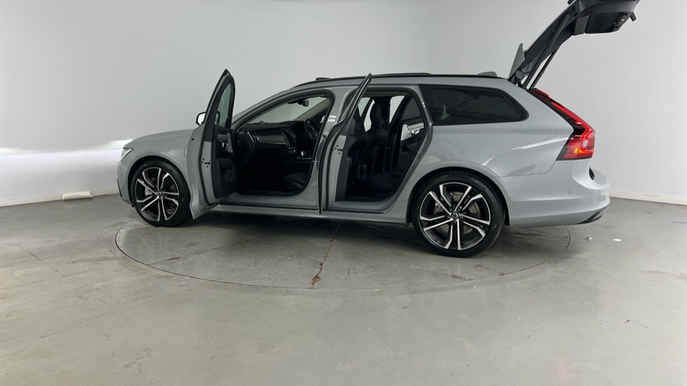 Used Volvo V90 2025 for sale - 76652471: Photo 36