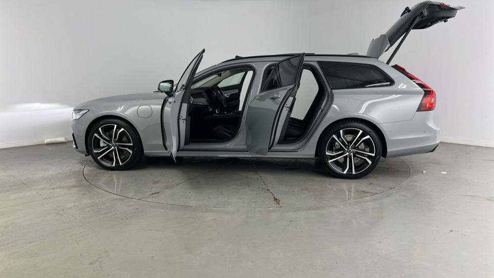 Used Volvo V90 2025 for sale - 76652471: Photo 37