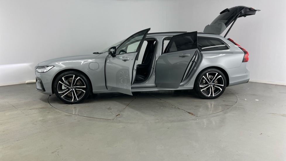 Used Volvo V90 2025 for sale - 76652471: Photo 38