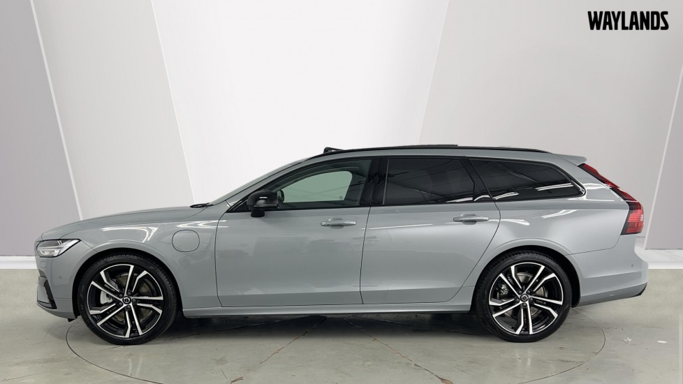 Used Volvo V90 2025 for sale - 76652471: Photo 8