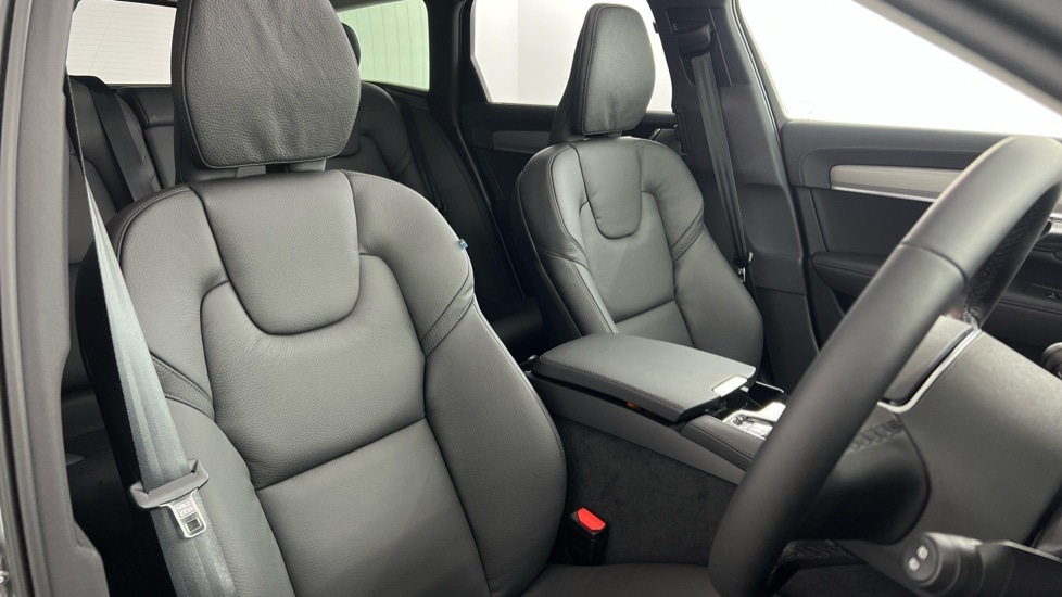 Used Volvo V90 2025 for sale - 76652471: Photo 9