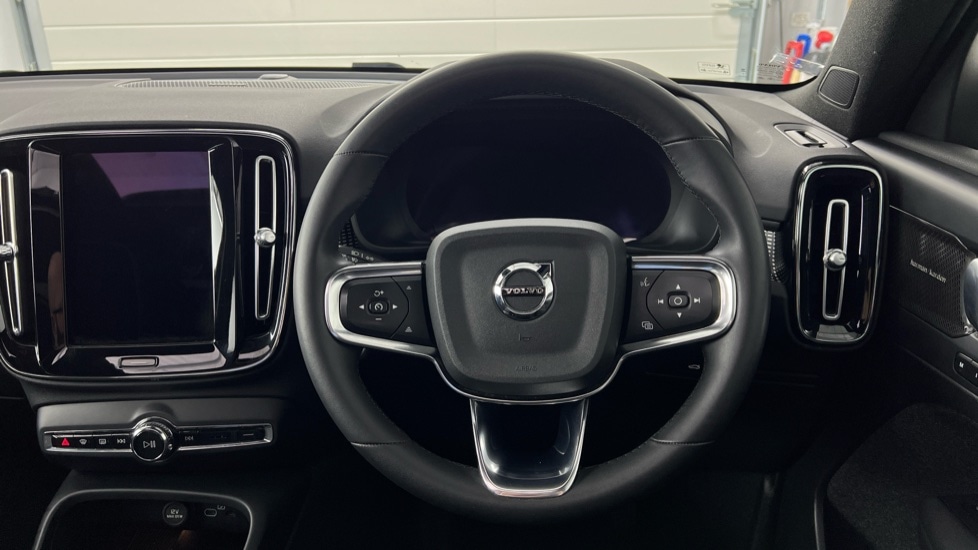 Used Volvo XC40 2023 for sale - 77353672: Photo 10