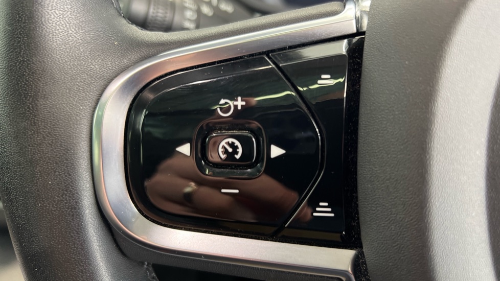 Used Volvo XC60 2023 for sale - 76595280: Photo 18