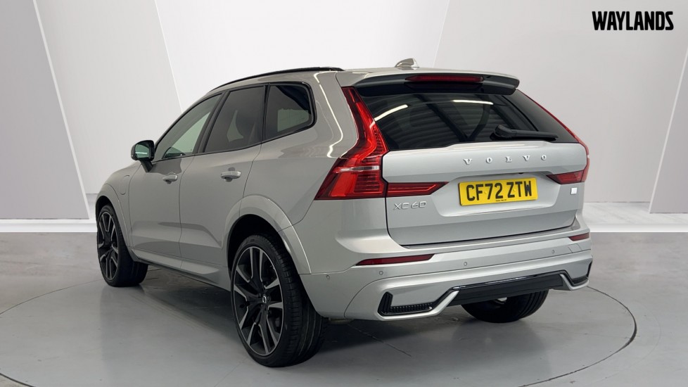 Used Volvo XC60 2023 for sale - 76595280: Photo 2