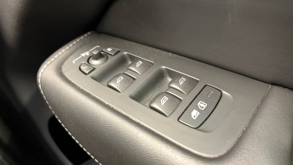 Used Volvo XC60 2023 for sale - 76595280: Photo 27