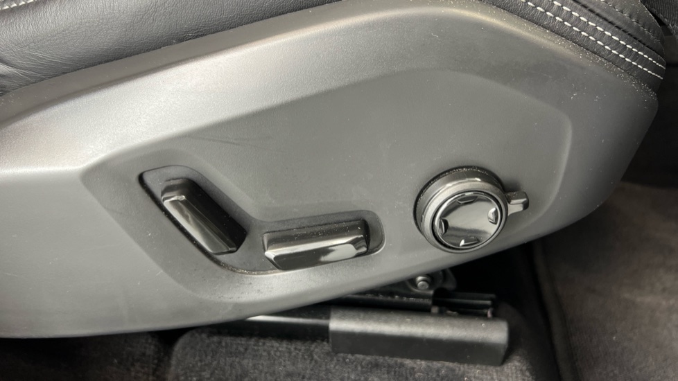 Used Volvo XC60 2023 for sale - 76595280: Photo 33