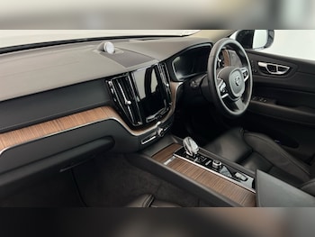 Used Volvo XC60 2023 for sale - 76595280: Photo