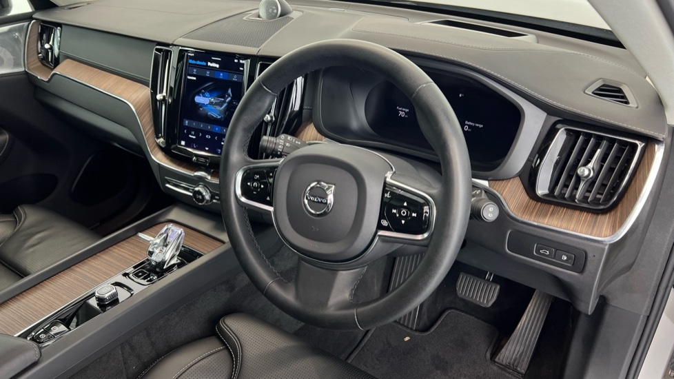 Used Volvo XC60 2023 for sale - 76595280: Photo 5