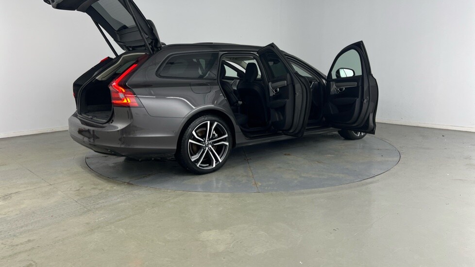 Used Volvo V90 2025 for sale - 77636220: Photo 29