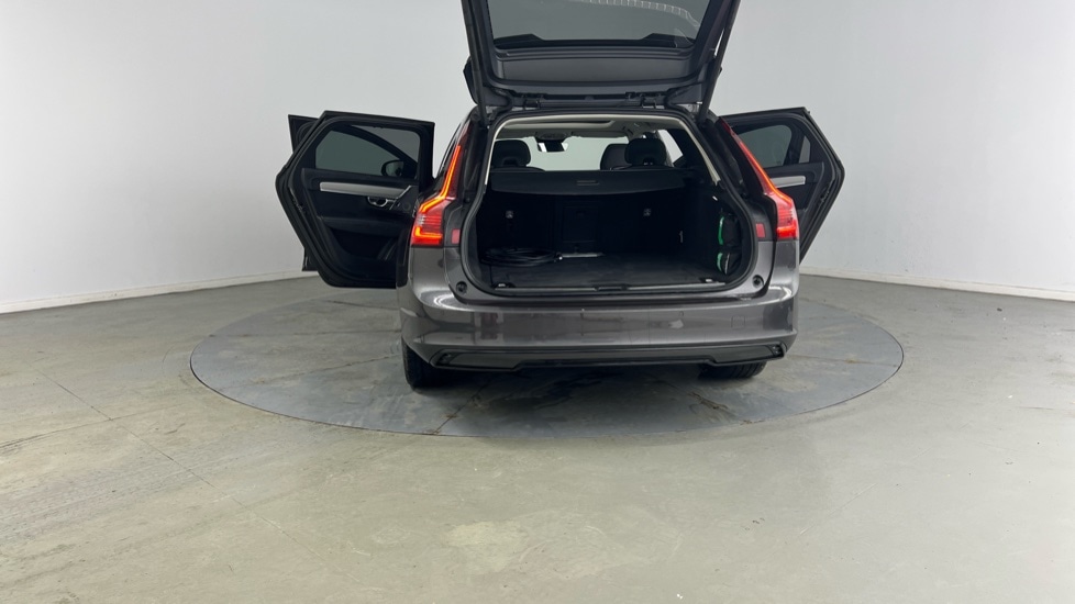 Used Volvo V90 2025 for sale - 77636220: Photo 33