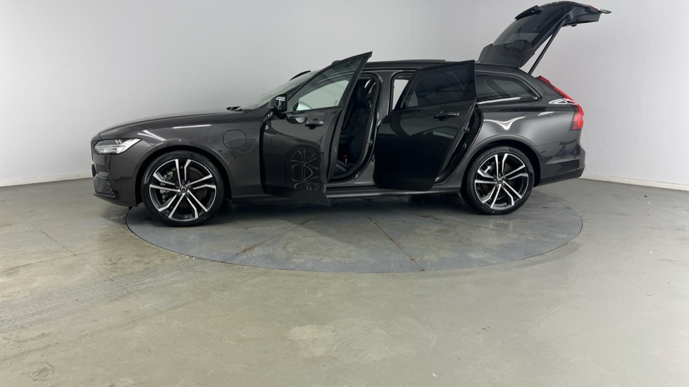 Used Volvo V90 2025 for sale - 77636220: Photo 40